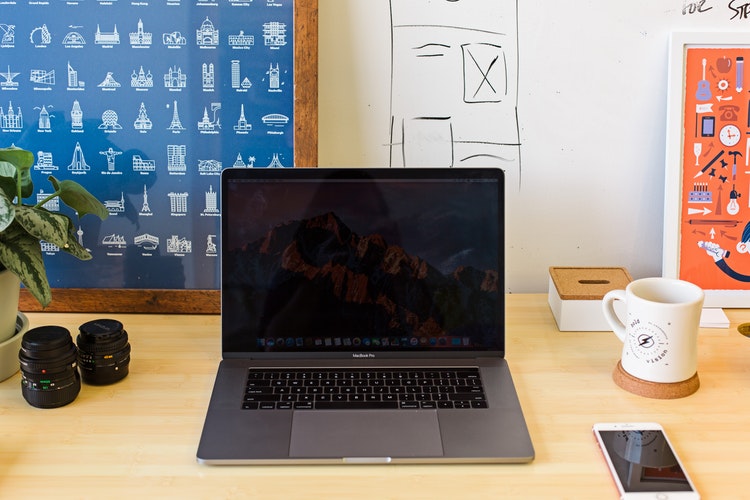macbook desk.jpg